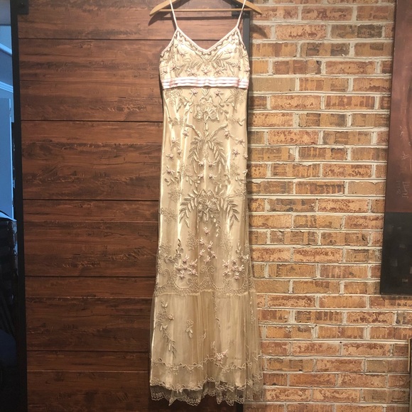 Sue Wong Dresses & Skirts - NWT Sue Wong long embroidered dress size 2
